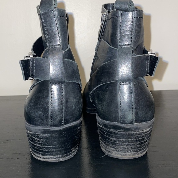 Vince Camuto Leather Booties. VP-Peamer.  Size 9.5. - Picture 3 of 9